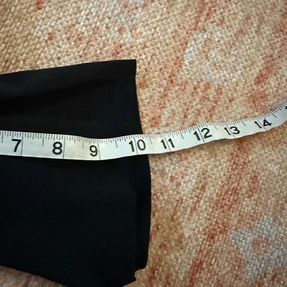 Lululemon Fast And Free Short 10" *Non-Reflective Black W7AY7S size 4 - Picture 5 of 7